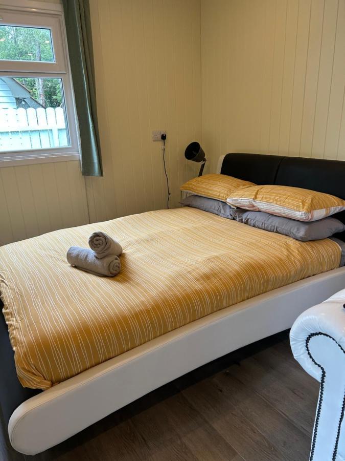 1Lochness Glam Lodges Inverness Exterior photo