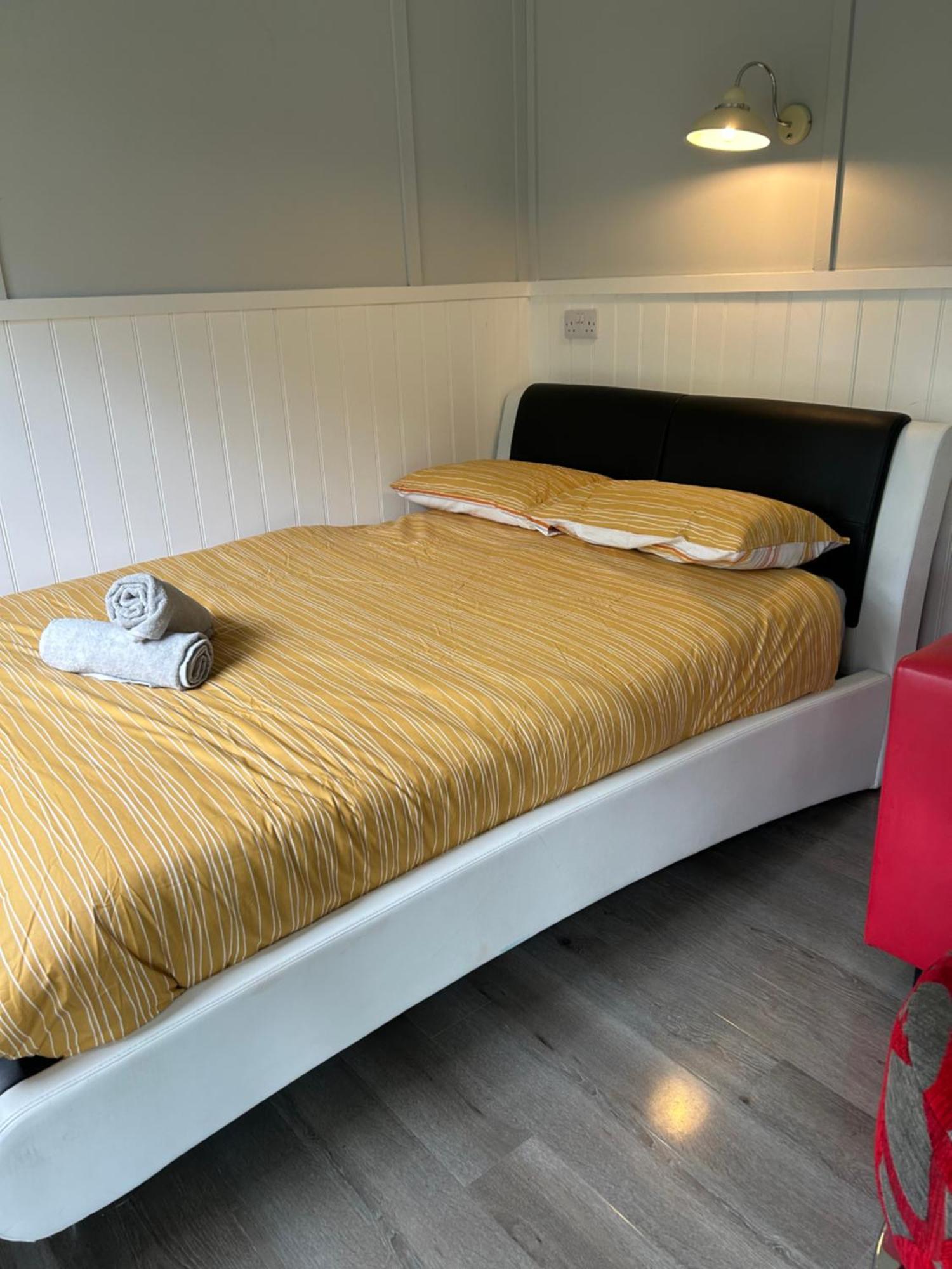 1Lochness Glam Lodges Inverness Exterior photo