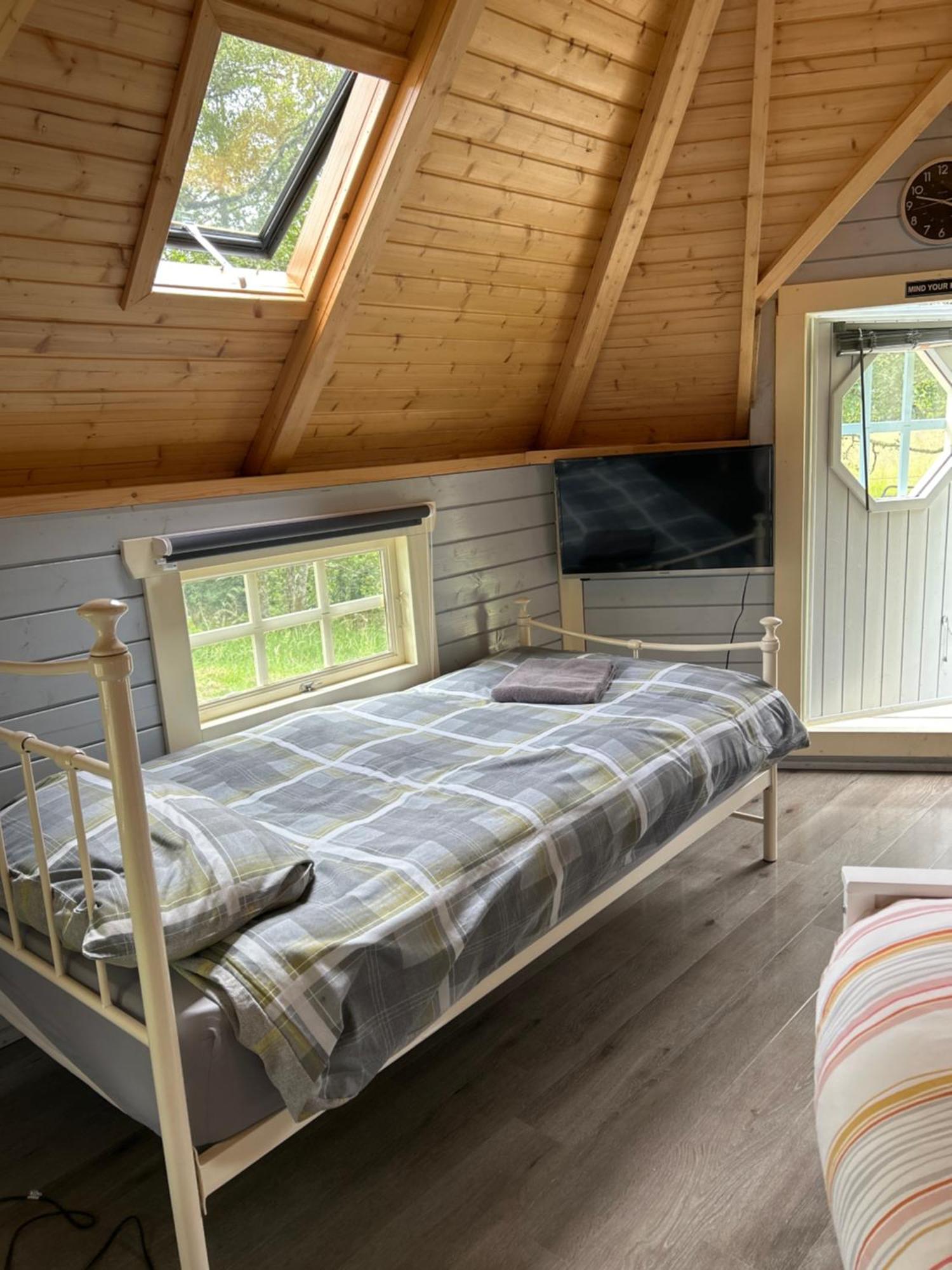 1Lochness Glam Lodges Inverness Exterior photo